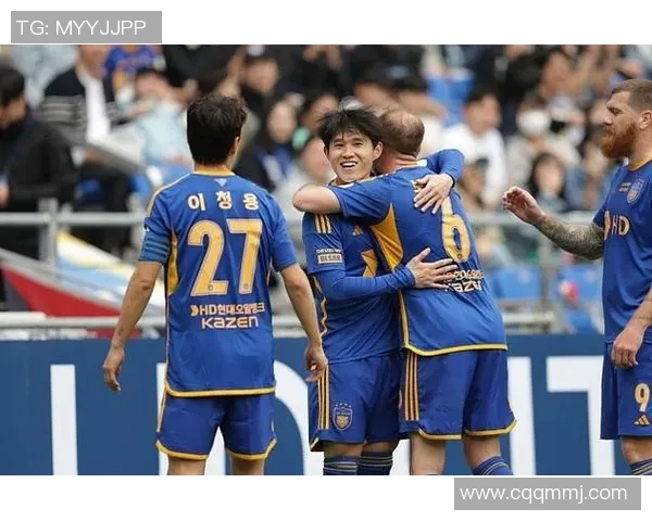 蔚山现代与江原比赛因天气原因推迟球迷期待新赛程安排