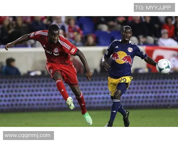 阿贾克斯主场迎战乌德勒全力争胜展现强大实力 阿贾克斯主场迎战乌德勒全力争胜展现强大实力