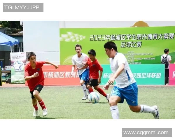 杨秀英专访：从绿茵场到人生舞台的足球旅程回顾与展望